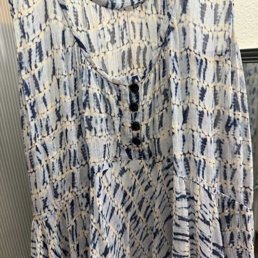 Isabel Marant Étoile Navy and Cream Sleeveless Blouse